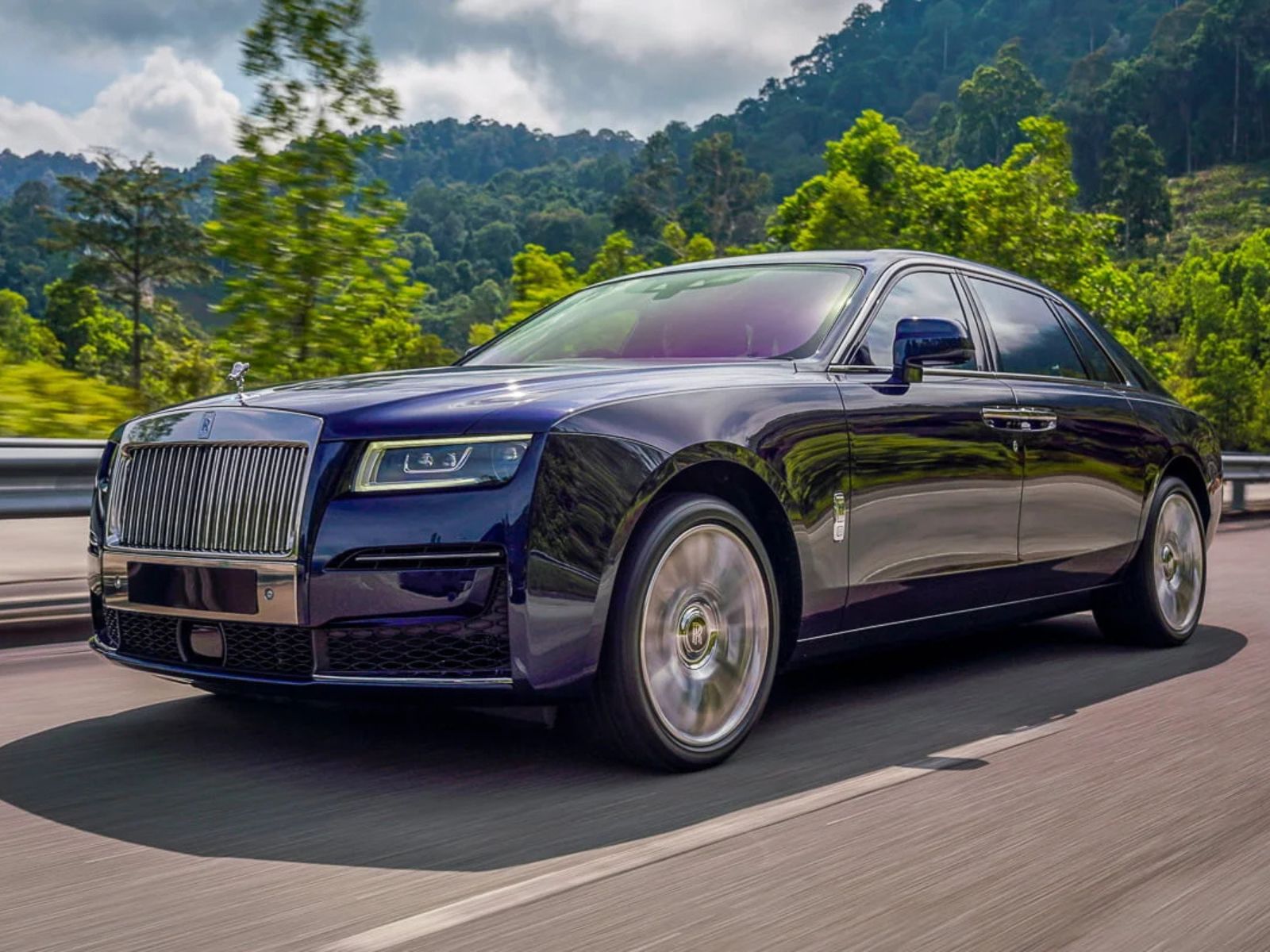 ROLLS-ROYCE GHOST EXTENDED WHEELBASE2
